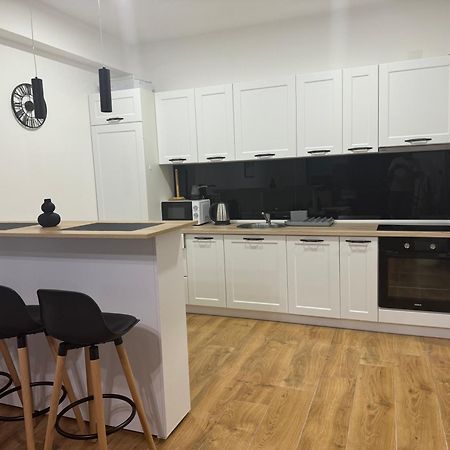 Nejra Apartment Улцинь Екстер'єр фото