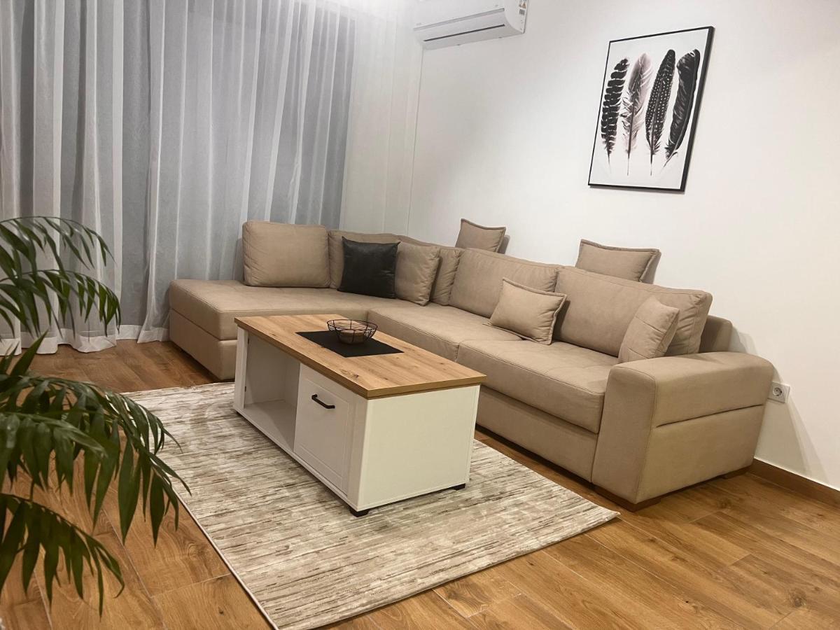 Nejra Apartment Улцинь Екстер'єр фото