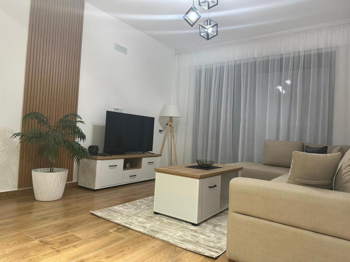 Nejra Apartment Улцинь Екстер'єр фото