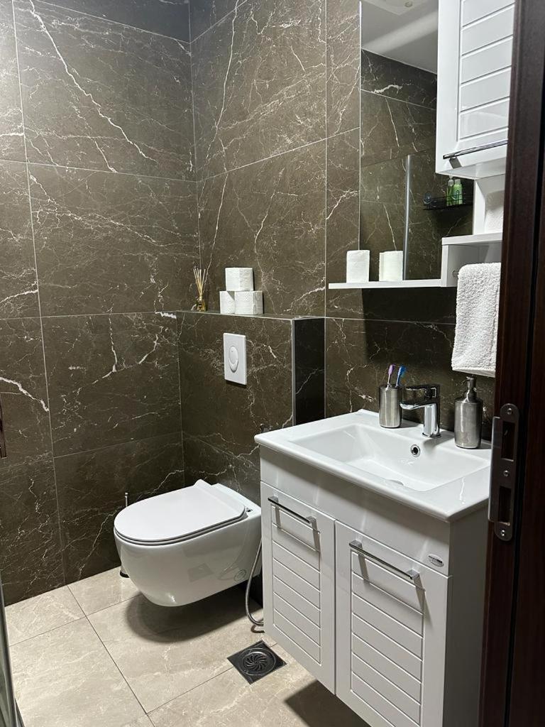 Nejra Apartment Улцинь Екстер'єр фото